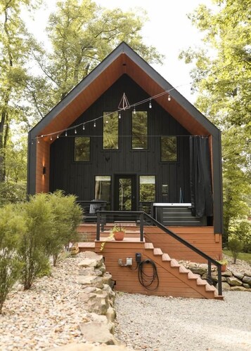 Scandi Cabin•Hot Tub• 4 Electric Fireplaces•