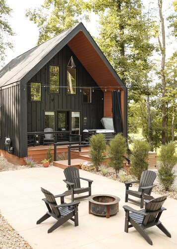 Scandi Cabin•Hot Tub• 4 Electric Fireplaces•