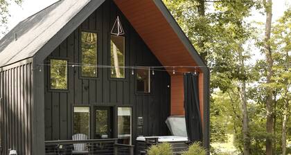 Scandi Cabin•Hot Tub• 4 Electric Fireplaces•