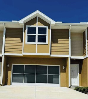 Exterior - Spacious 3-bedroom Entire home across the beach in perfect Daytona Beach Shores (Daytona Beach Shores)