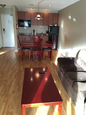 Standard Double Room, Courtyard View | Interior - Tumbler ridge hotel and suite (Tumbler Ridge)