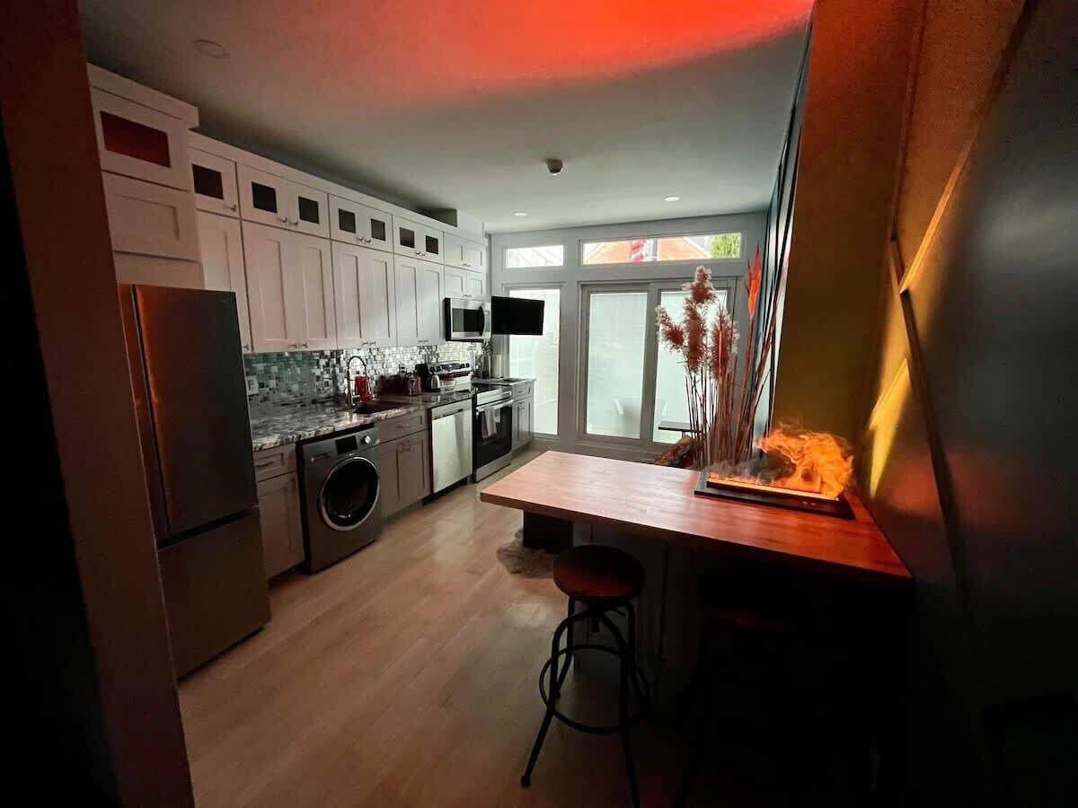 Refrigerador, microondas, horno, placa de cocina