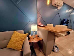 Fernseher, Kamin, Videospiele, Arbeitsbereiche