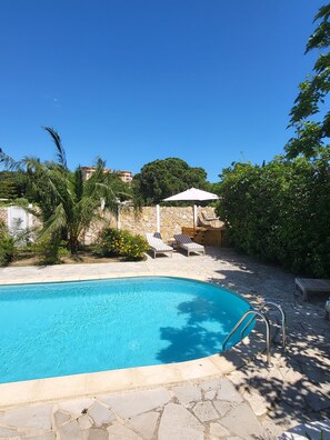 Outdoor pool - Maison Fruitier with pool at only 10 meters from the beach in Sainte-Maxime (Sainte-Maxime)