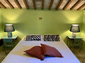 5 bedrooms, desk, iron/ironing board, travel crib - Nox Romana | Peaceful Rustic Farmhouse near Rome (Lazio)