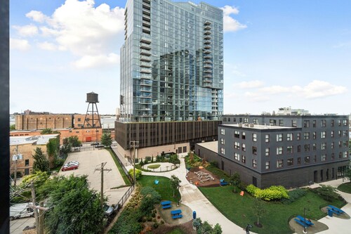 Envitae Hotel, 4BR Modern Sleek Apartment