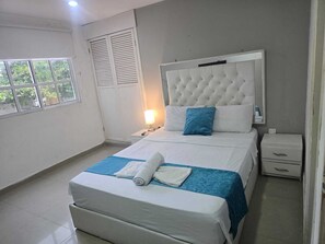 Classic Room, City View | Iron/ironing board, free WiFi - HABITACION CASA BELLAMARE 9 (Cartagena de Indias)