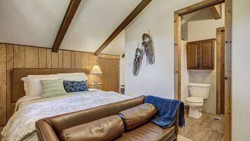 3 bedrooms, desk, travel crib, free WiFi