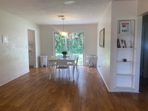 Dining - 3 miles from Renown Hollywood beach (Hollywood)