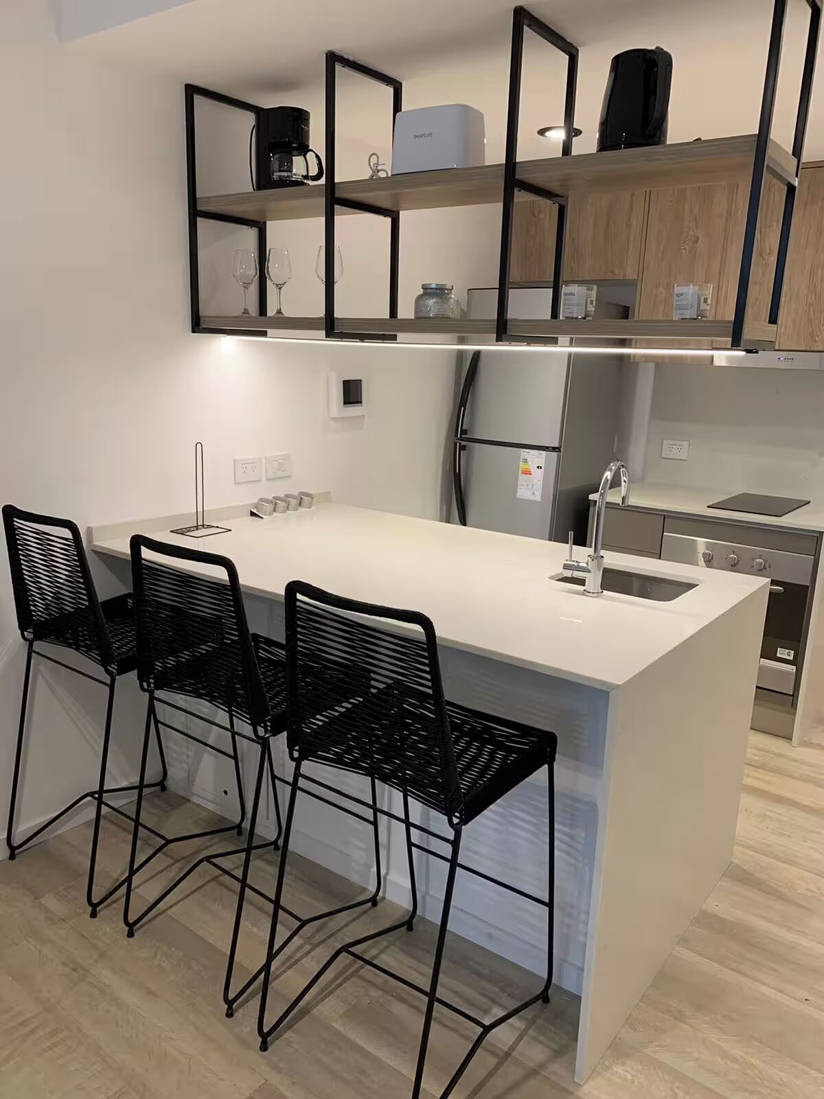 开间 | 私人厨房 | 大冰箱、烤箱、厨具/餐具