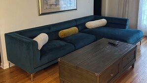 Unclassified image, 5 of 42, button - Cozy Estate in charming Willow Springs 20 minutes from Downtown and Beaches (Willow Springs)