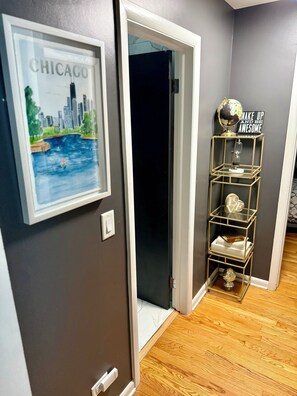 Interior - Cozy Estate in charming Willow Springs 20 minutes from Downtown and Beaches (Willow Springs)