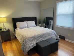 2 bedrooms, iron/ironing board, free WiFi, bed sheets - Cozy Estate in charming Willow Springs 20 minutes from Downtown and Beaches (Willow Springs)