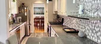 Cozy Estate in charming Willow Springs 20 minutes from Downtown and Beaches