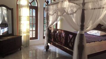 3 chambres, fer et planche à repasser, accès Internet, draps fournis