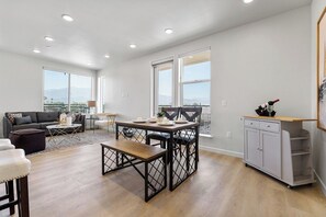 Dining - Brand New Arcadia 2 Bedroom & 2 Bath Apartment (Arcadia)