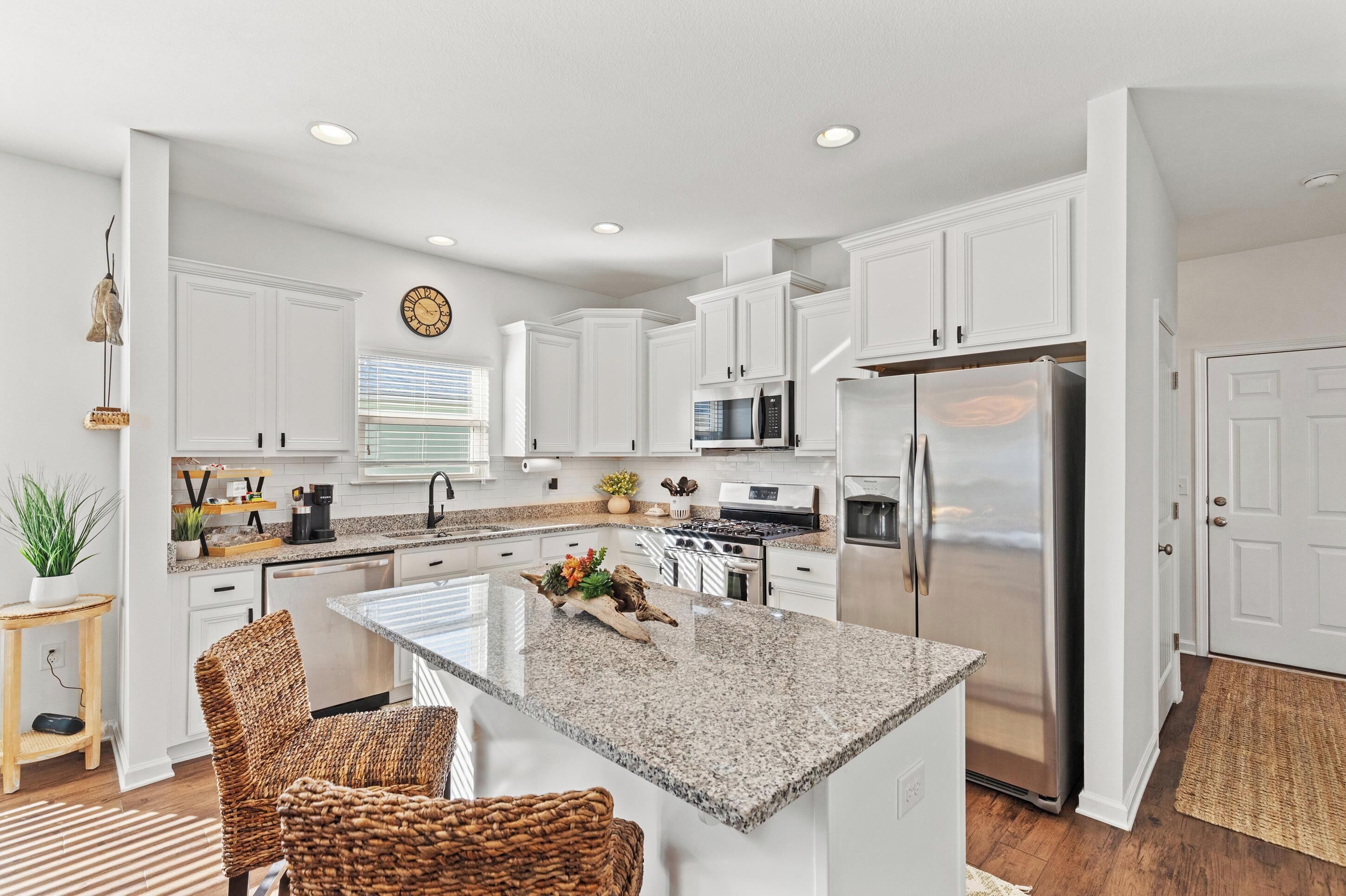 Tủ lạnh, lò vi sóng, lò nướng, bếp nấu 