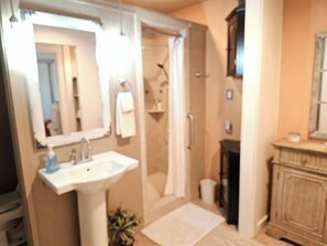 Hair dryer, towels