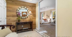 3 quartos, ferros/tábuas de passar roupa, Wi-Fi, roupa de cama