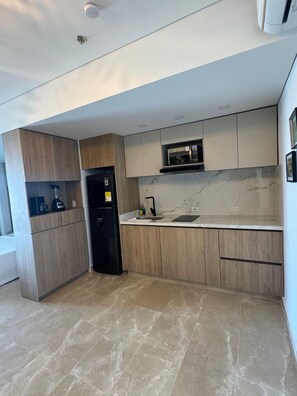 Microwave, oven, stovetop, dishwasher - Ocean view Building with 1 bedroom and AC in peaceful Cartagena de Indias (Cartagena de Indias)