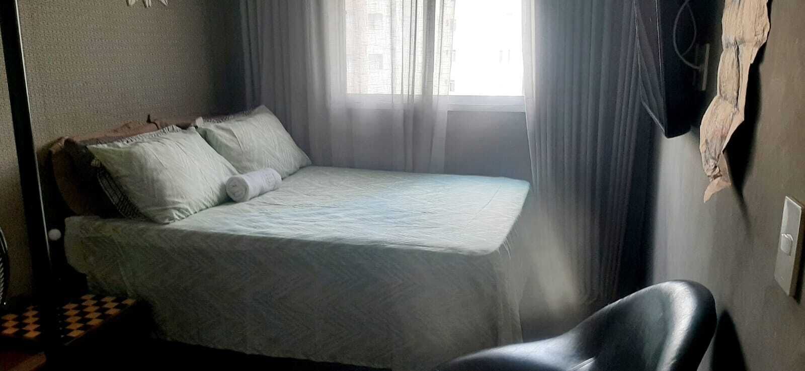 1 quarto, ferros/tábuas de passar roupa, acesso à internet