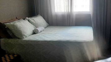1 quarto, ferros/tábuas de passar roupa, acesso à internet