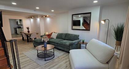 Modern 5BR Retreat • Multiple En Suites • Prime South Side Location • Walkable