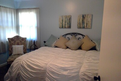 Perfect 1-bedroom house with AC in beautiful Falls City