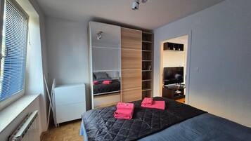 1 bedroom, desk, iron/ironing board, free WiFi