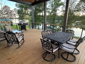 Outdoor dining - Brand-New Waterfront Retreat with Stunning Views (Hemphill)