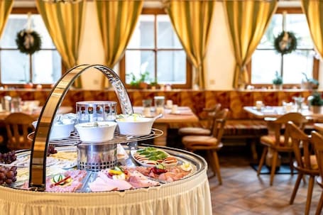 Dining. Hotel Hölzer Bräu by Lehmann Hotels