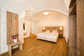 Blackout drapes, iron/ironing board, free WiFi