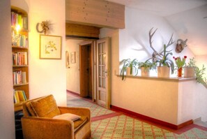 Lobby - Hotel Hölzer Bräu by Lehmann Hotels (Ebersberg)