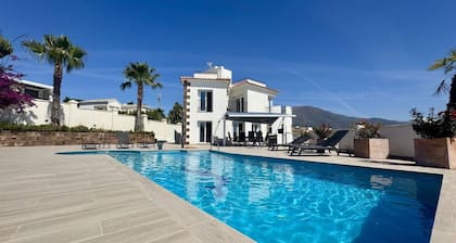 Stylish Estepona villa with panoramic views and private pool