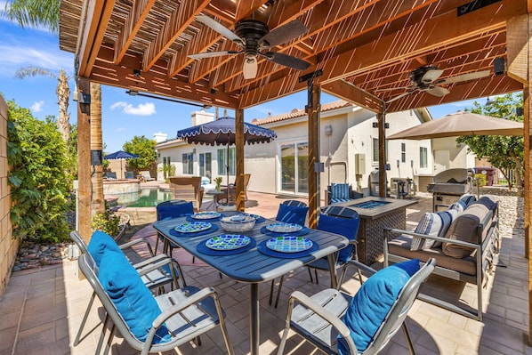 Outdoor dining - 2-bedroom Thermal Horse Park townhome with Pool/spa (Thermal)