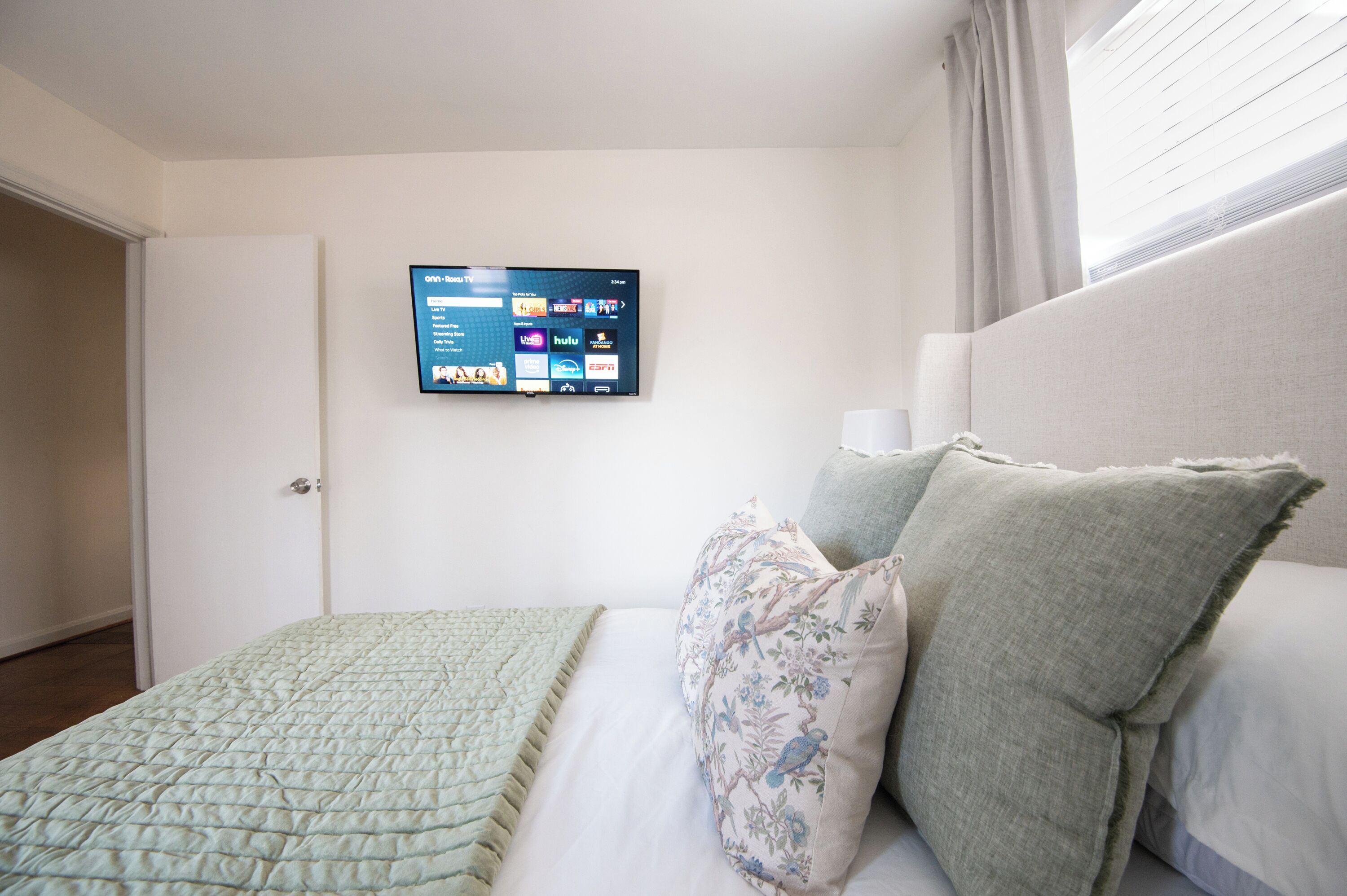 Schreibtisch, Bügeleisen/Bügelbrett, kostenloses WLAN, Bettwäsche