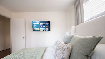 Schreibtisch, Bügeleisen/Bügelbrett, kostenloses WLAN, Bettwäsche