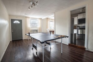 Games room - Hoadley Home- Family/Games/Driveway/Wifi/Crestline (Birmingham)