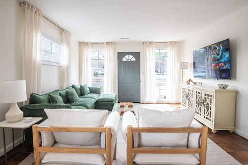 Hoadley Home- Family/Games/Driveway/Wifi/Crestline