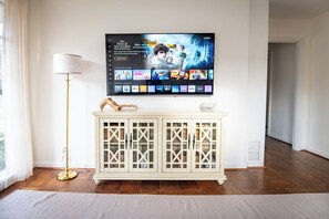 Interior - Hoadley Home- Family/Games/Driveway/Wifi/Crestline (Birmingham)