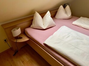 1 bedroom, in-room safe, free WiFi, bed sheets - Vacation room directly at the Ellbogensee (Priepert)