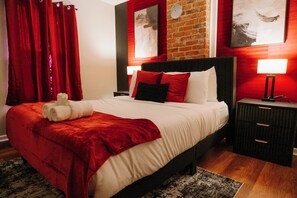 6 habitaciones, tabla de planchar con plancha, internet y ropa de cama 