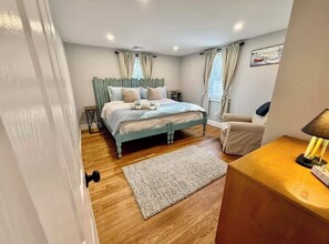 Silitysrauta/-lauta, Wi-Fi, vuodevaatteet