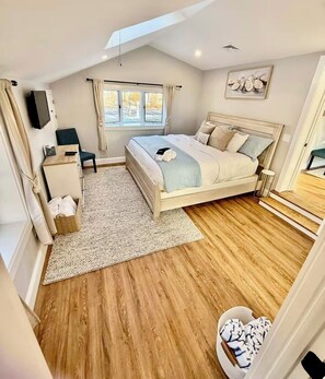 Strykjärn/strykbräda, wi-fi och sängkläder