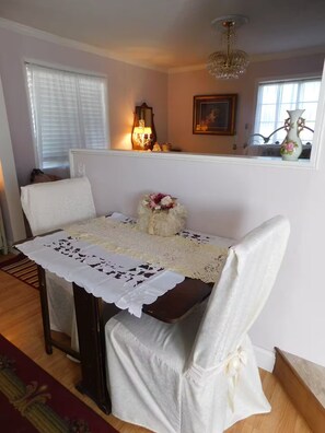 Interior - Country Rose Cottage (Tracy City)