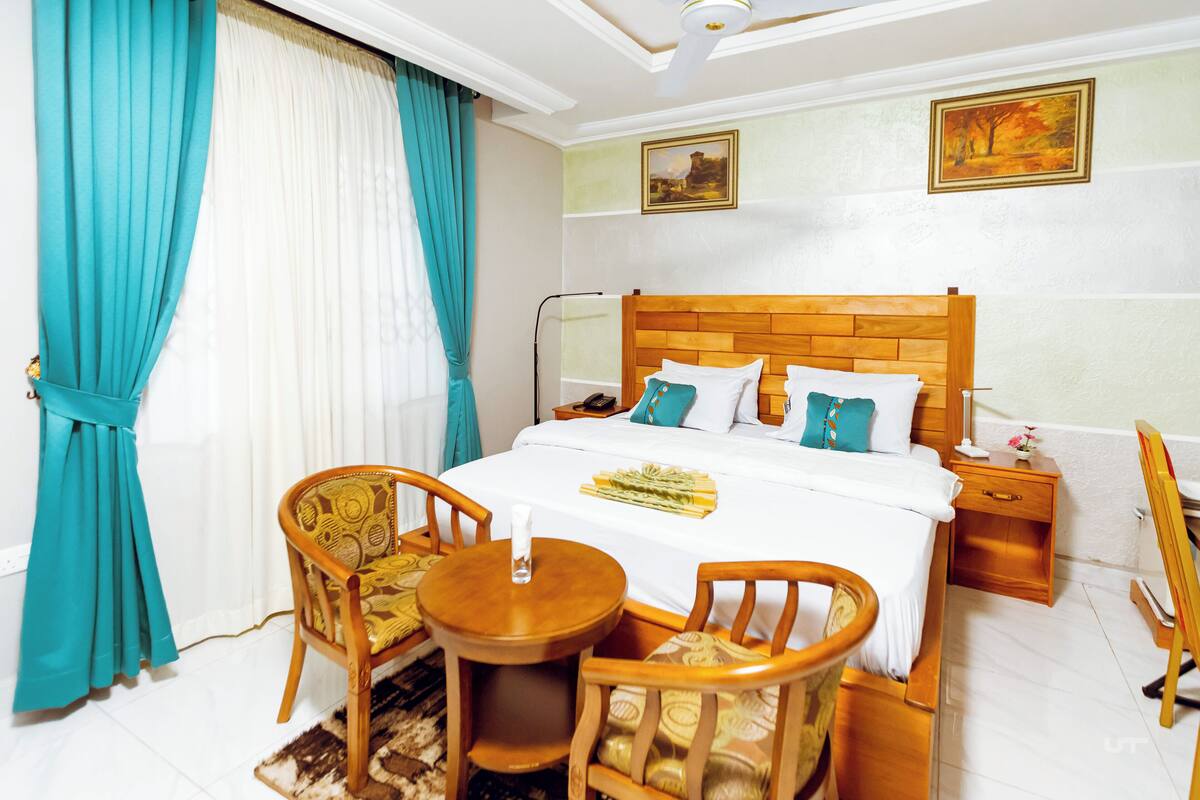 Desk, laptop workspace, iron/ironing board (on request), free WiFi