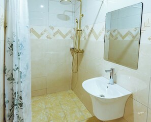 Dusche, Handtücher, Seife, Toilettenpapier