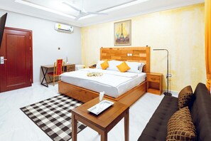 Desk, laptop workspace, iron/ironing board, free WiFi - Excelsa Lodge (Ejisu)