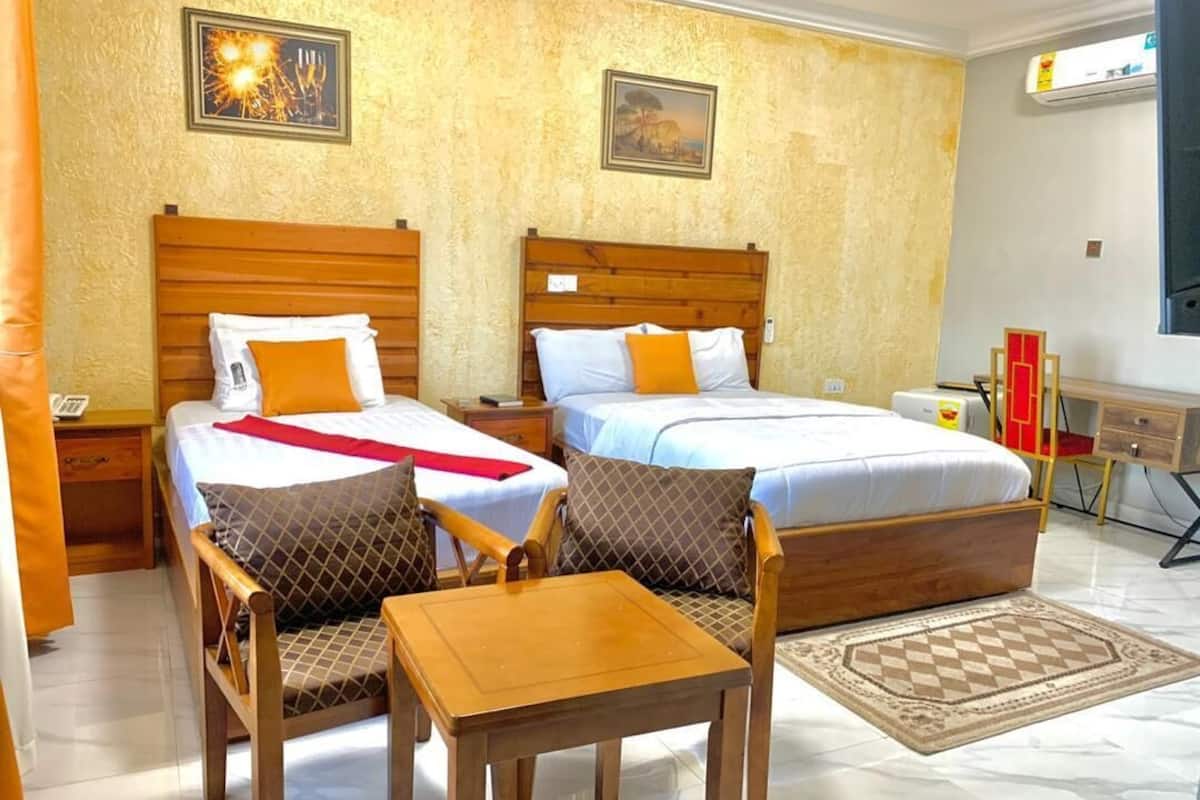 Desk, laptop workspace, iron/ironing board, free WiFi