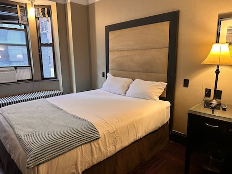 Apartment | Blackout drapes, iron/ironing board, free WiFi. Chic Apartment in NY